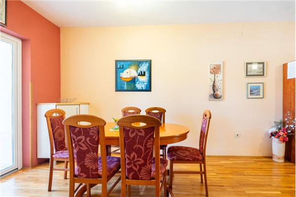 Apartment A1, for 6 persons