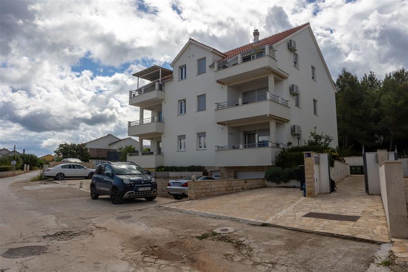 Apartment Louis