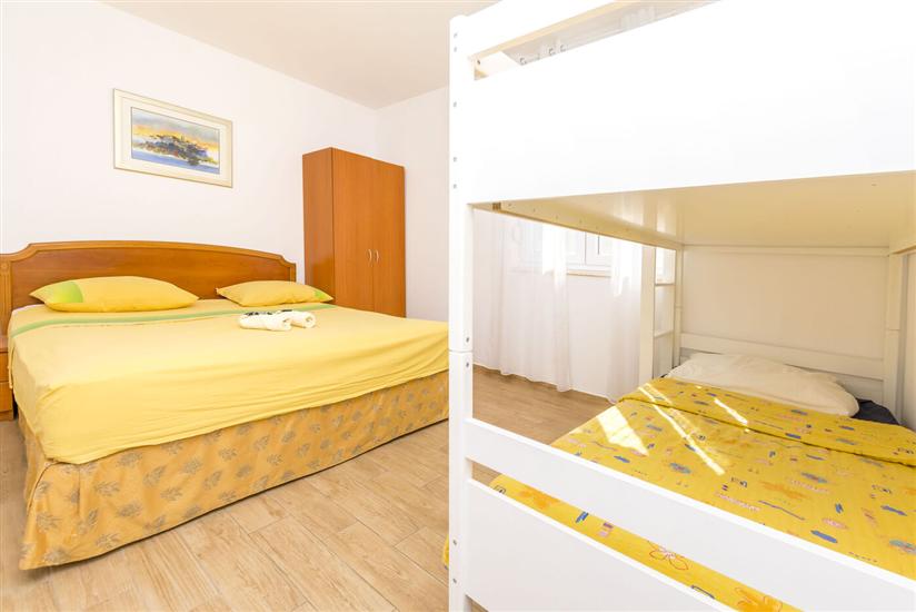 Apartment A1, for 5 persons
