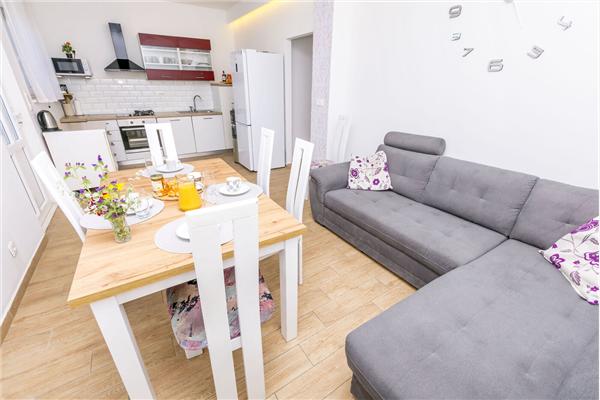 Apartment A1, for 5 persons