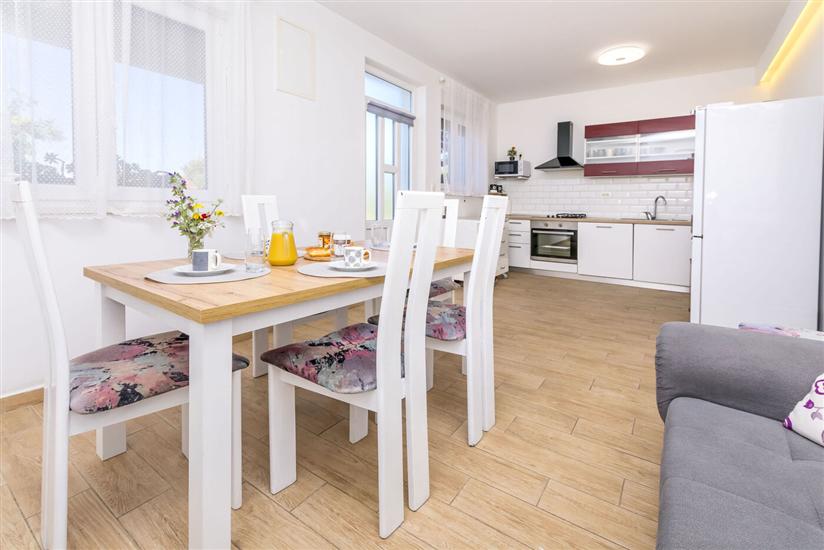 Apartment A1, for 5 persons