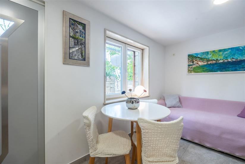 Apartment A6, for 3 persons