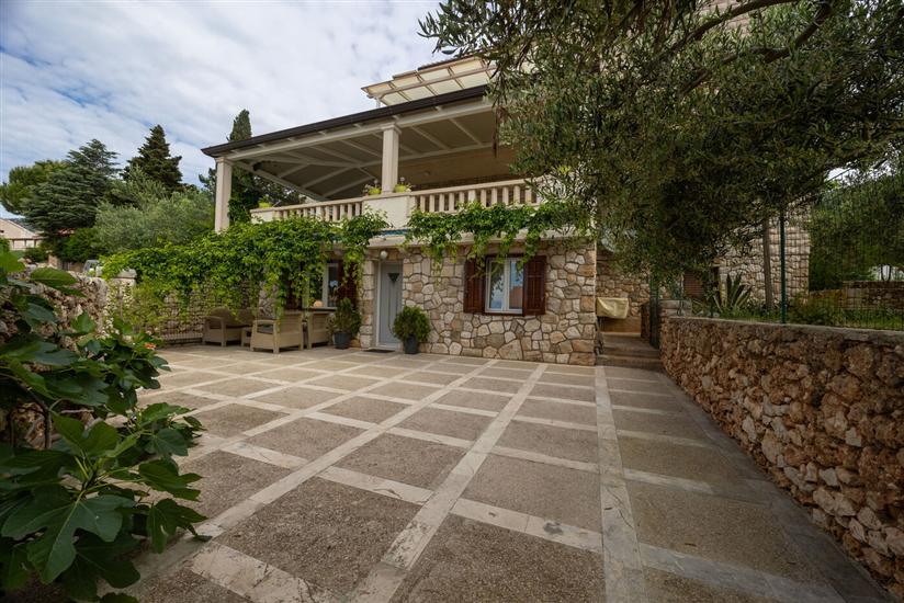 Apartments and Rooms LEA