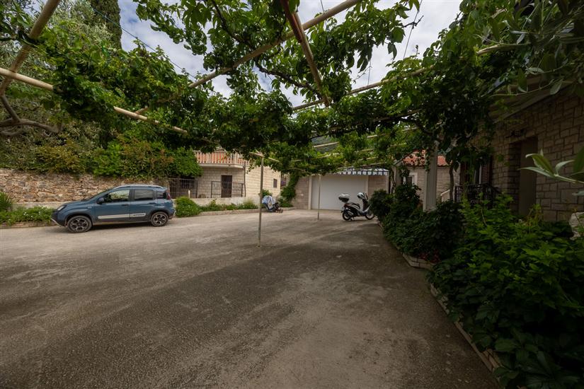 Apartments and Rooms LEA