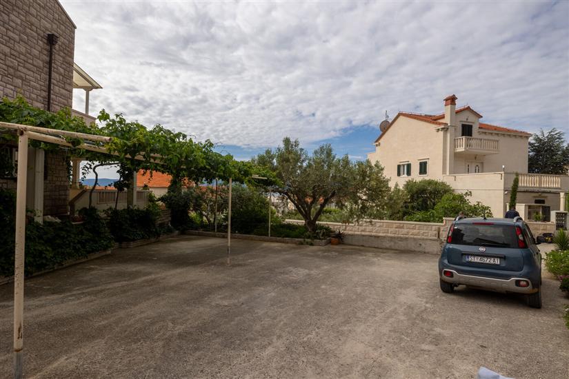 Apartments and Rooms LEA