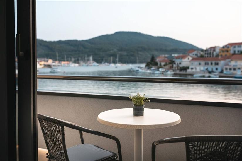 Room S1, for 2 persons