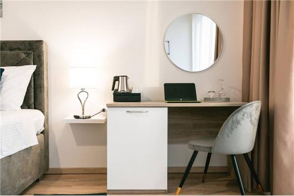 Room S1, for 2 persons