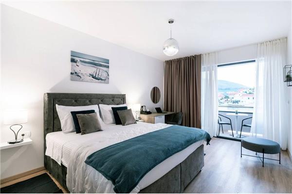 Room S1, for 2 persons