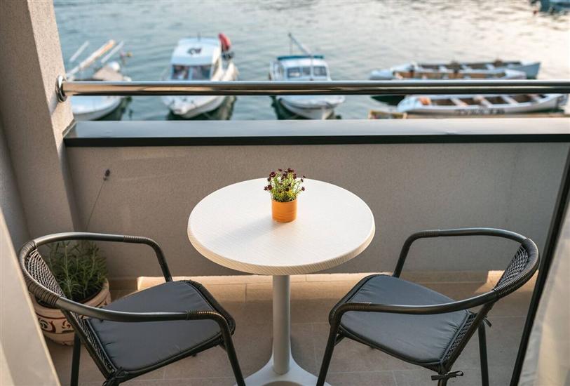 Room S2, for 2 persons