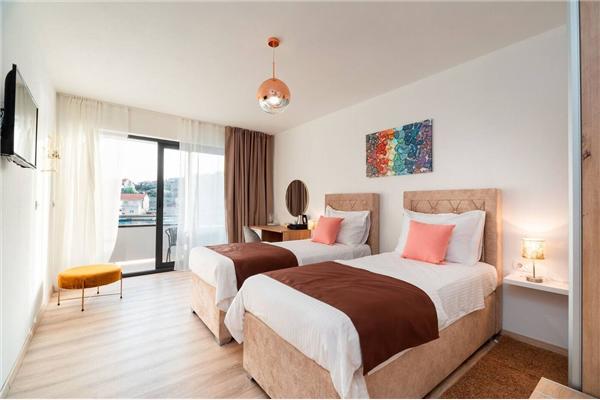 Room S2, for 2 persons