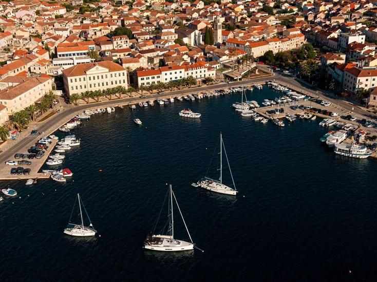 Apartments and Rooms Ribarska srića
