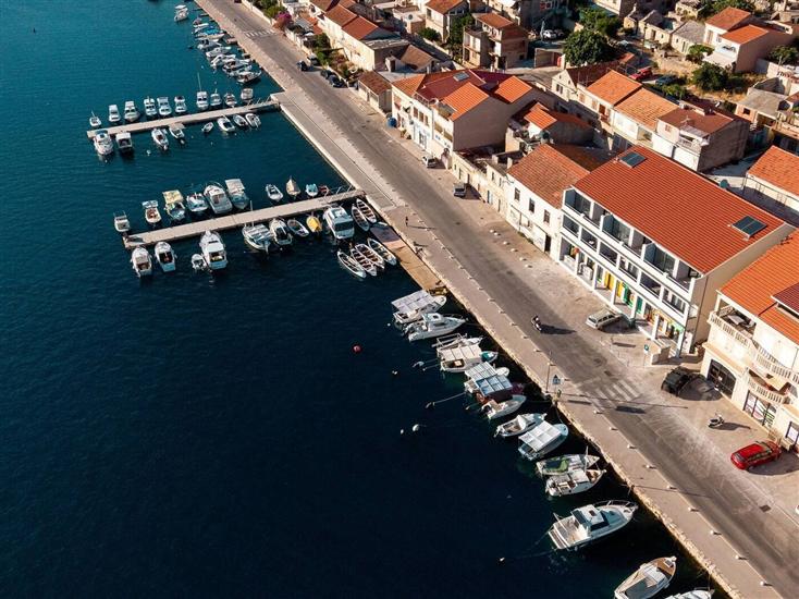 Apartments and Rooms Ribarska srića