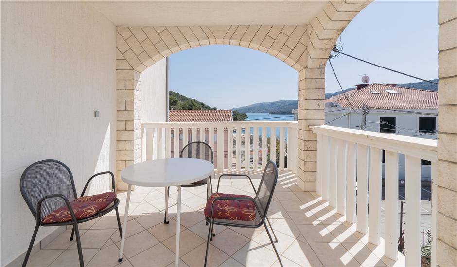 Apartment A4, for 8 persons