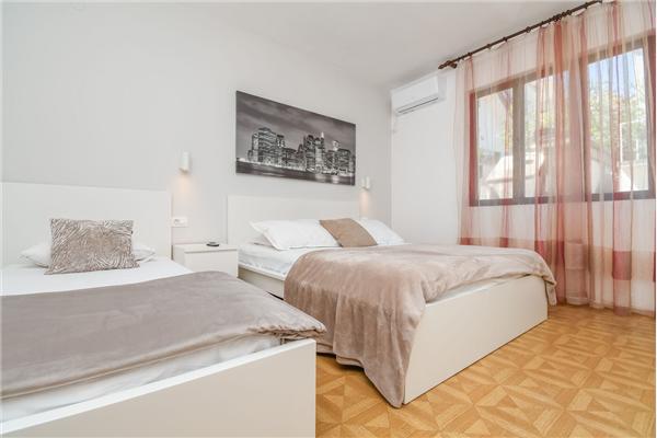 Apartment A4, for 8 persons