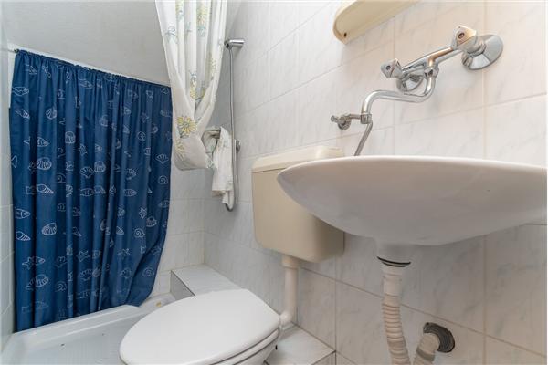 Apartment A4, for 8 persons