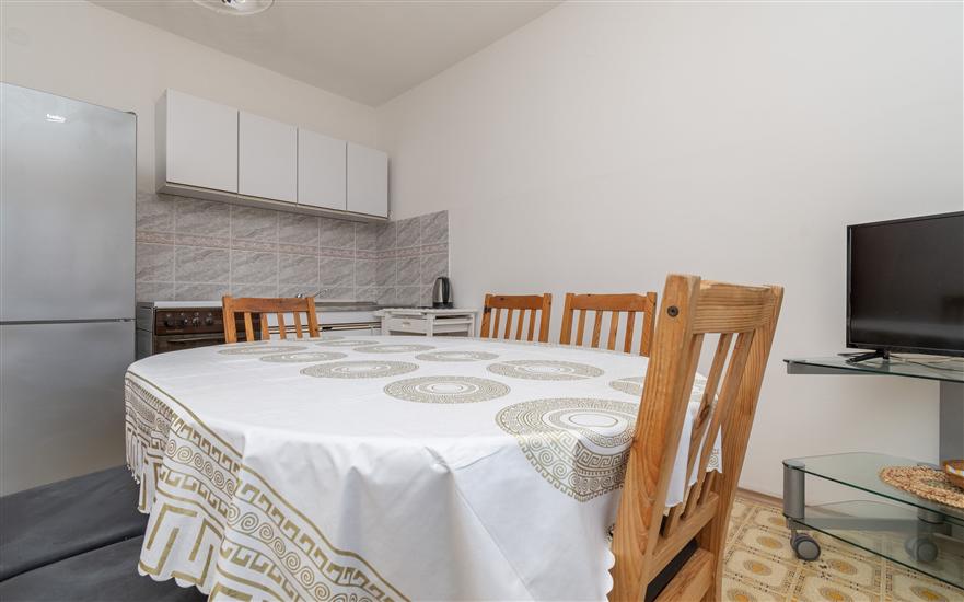 Apartment A4, for 8 persons