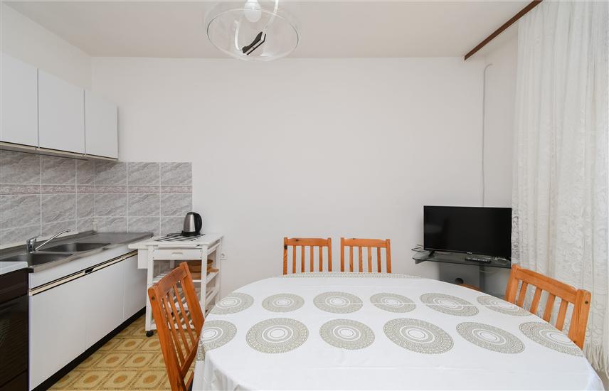 Apartment A4, for 8 persons