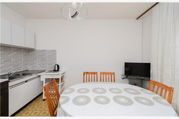 Apartment A4, for 8 persons