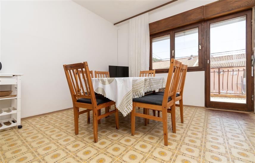 Apartment A4, for 8 persons