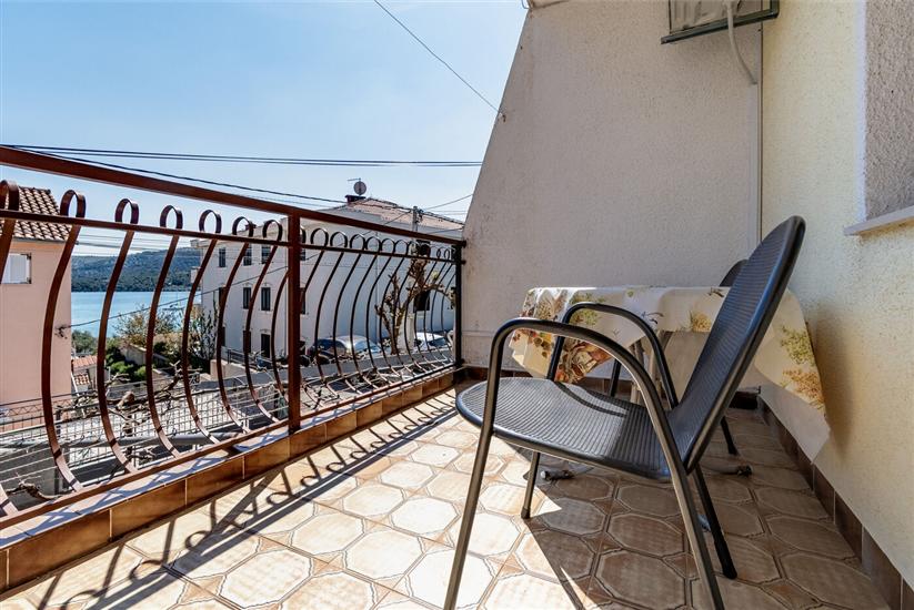 Apartment A4, for 8 persons