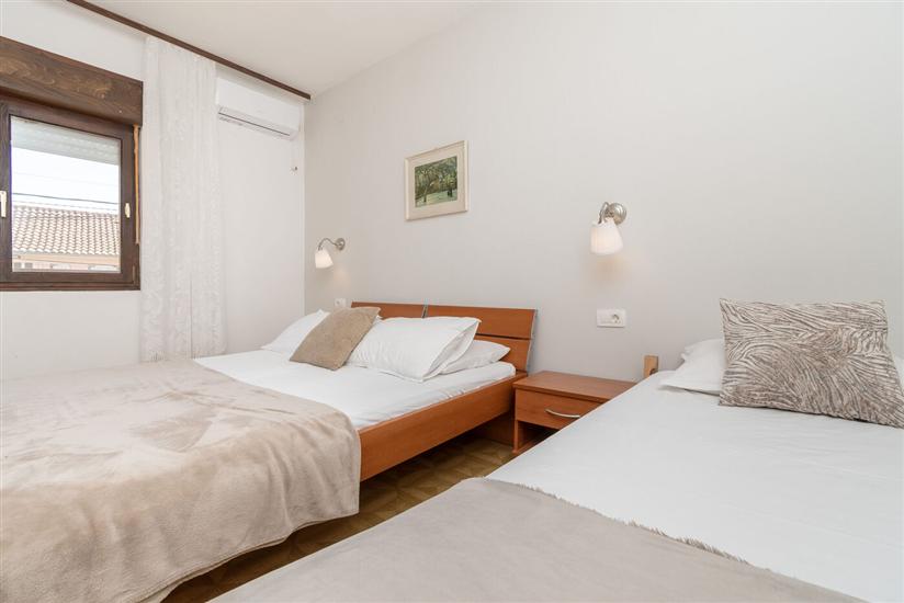 Apartment A4, for 8 persons