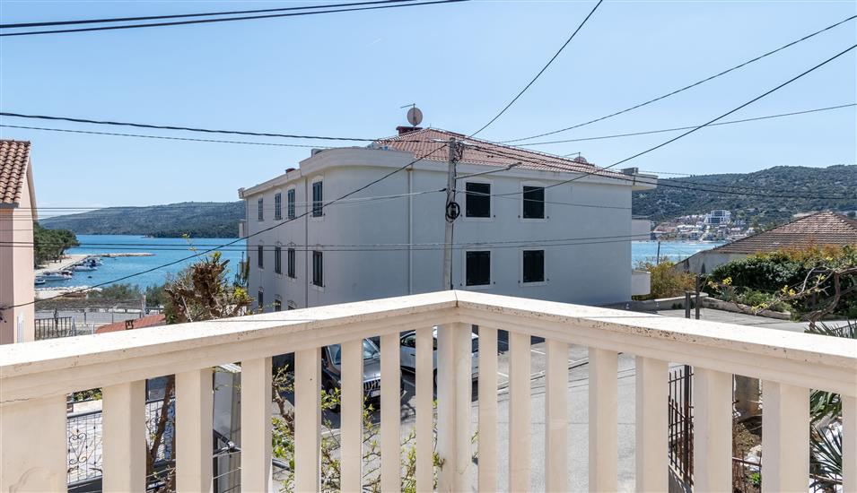 Apartment A4, for 8 persons