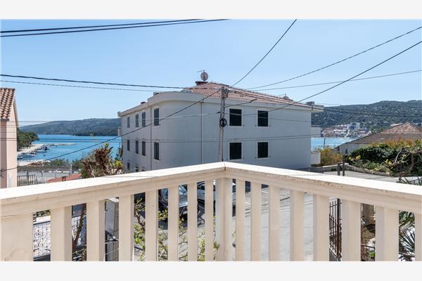 Apartment A4, for 8 persons