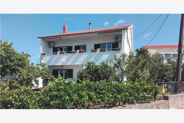 Apartment A1, for 5 persons