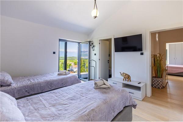 House K1, for 8 persons