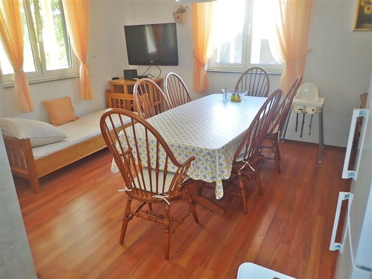 Apartment A1, for 6 persons
