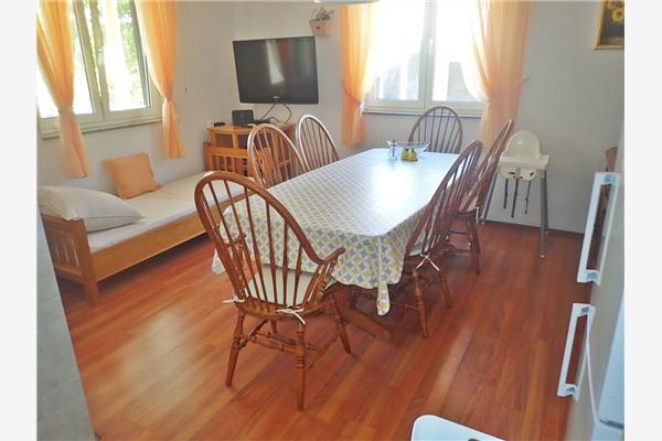 Apartment A1, for 6 persons