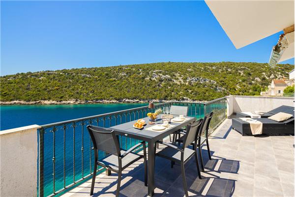 House K1, for 13 persons