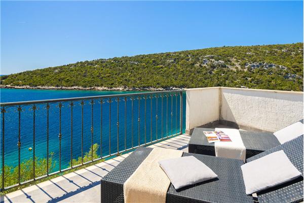 House K1, for 13 persons