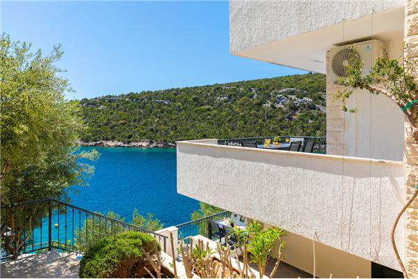 House K1, for 13 persons