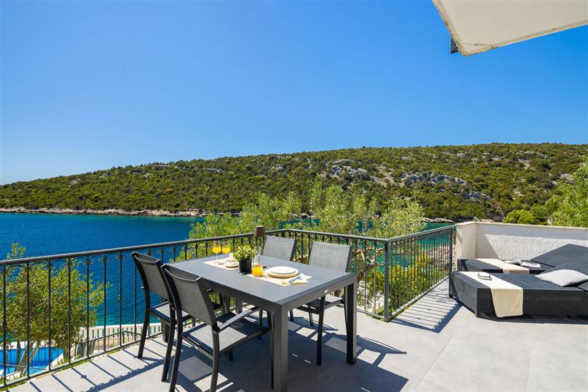 House K1, for 13 persons