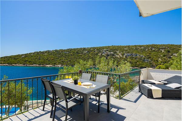 House K1, for 13 persons