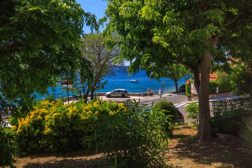 Apartment Beachfront Selce