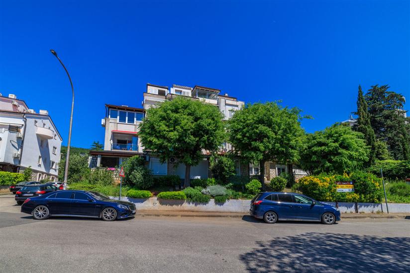 Apartment Beachfront Selce