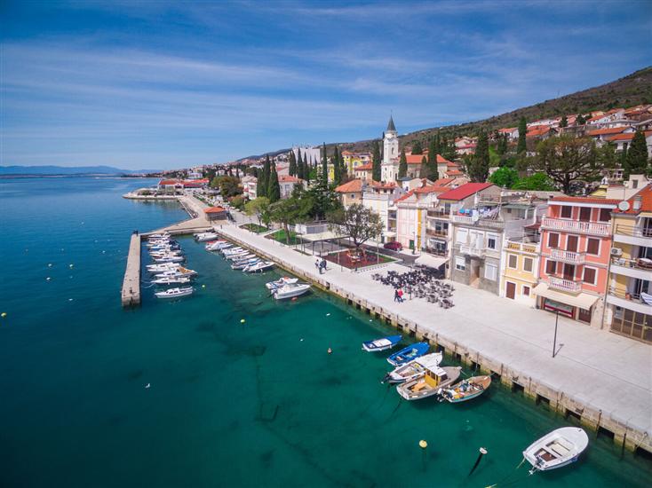 Apartment Beachfront Selce