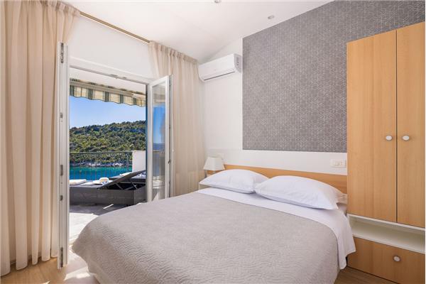 House K1, for 13 persons