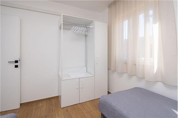 House K1, for 13 persons