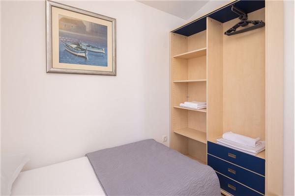 House K1, for 13 persons