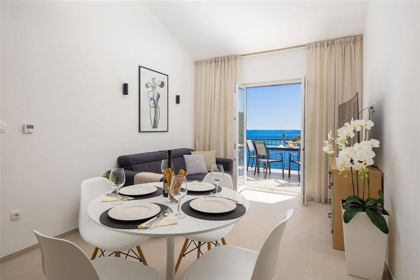 House K1, for 13 persons