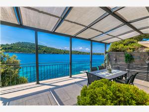House Paval , Size 100.00 m2, Airline distance to the sea 10 m