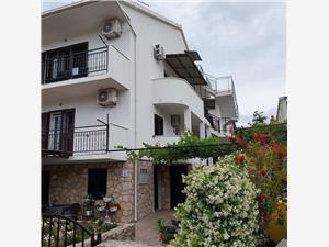 Apartments Zlata Stari Grad - island Hvar, Size 60.00 m2, Airline distance to town centre 800 m
