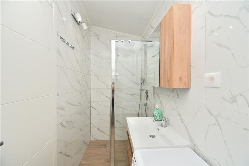 Apartment A2, for 6 persons