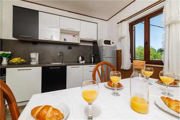 Apartment A1, for 5 persons