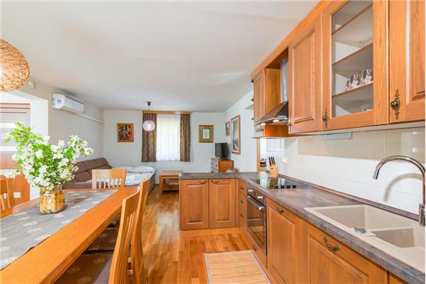 Apartment A1, for 5 persons