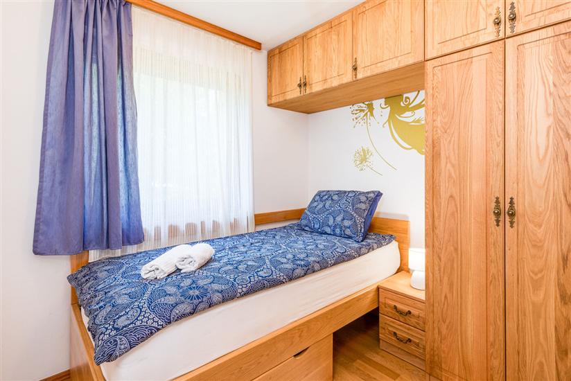 Apartment A1, for 5 persons