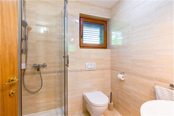 Apartment A1, for 5 persons